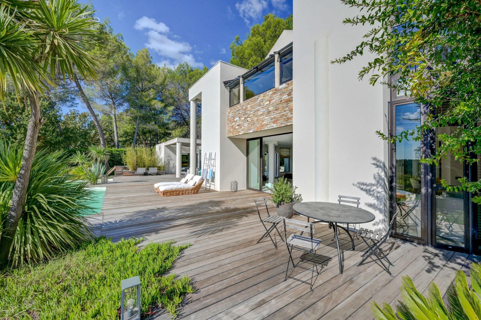 maison de luxe 6 Pièces en vente sur EGUILLES (13510)