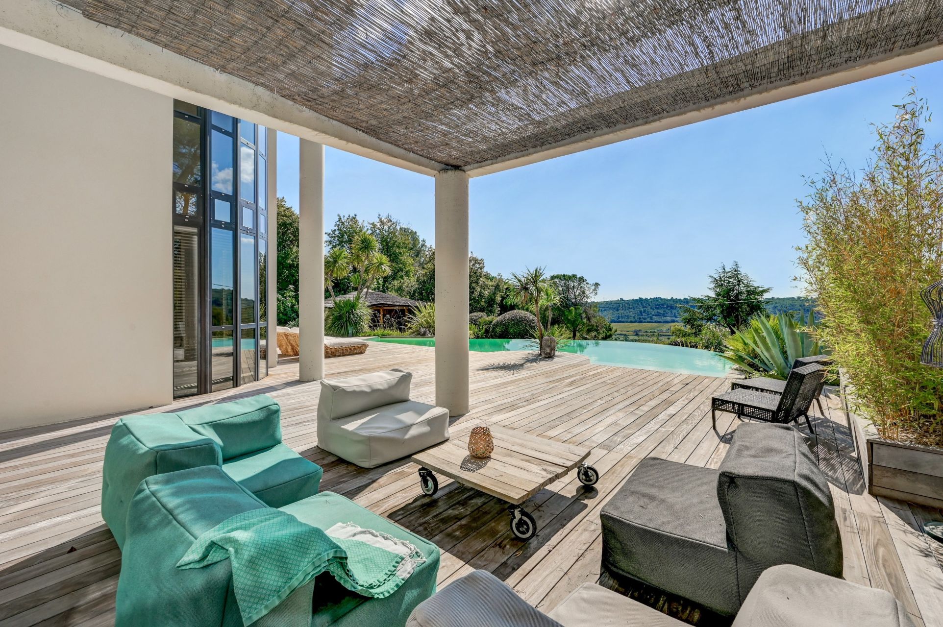 maison de luxe 6 Pièces en vente sur EGUILLES (13510)