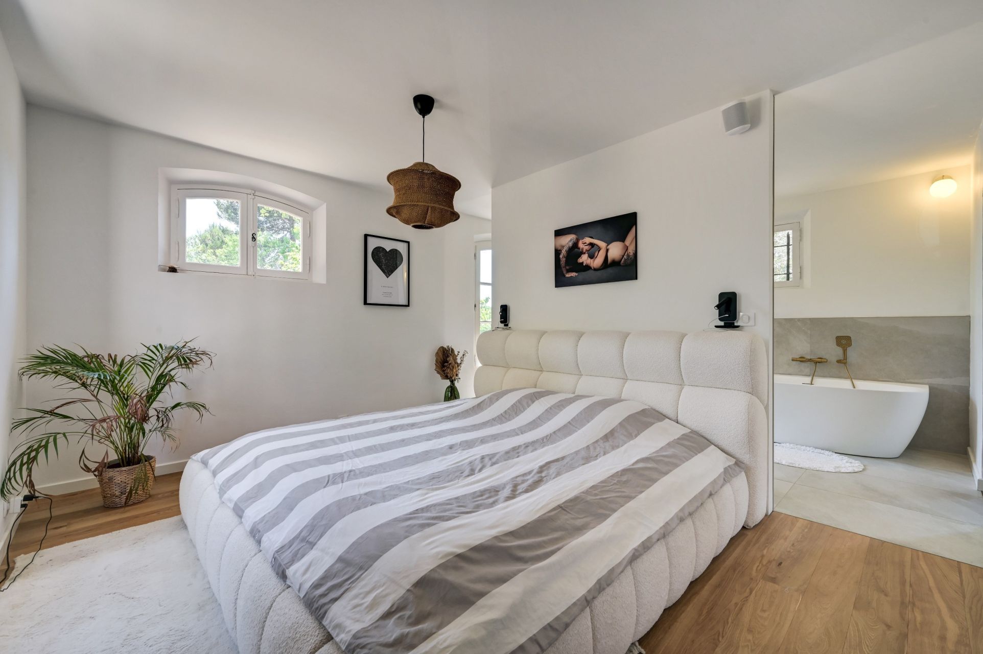luxury house 7 Rooms for sale on AIX EN PROVENCE (13100)