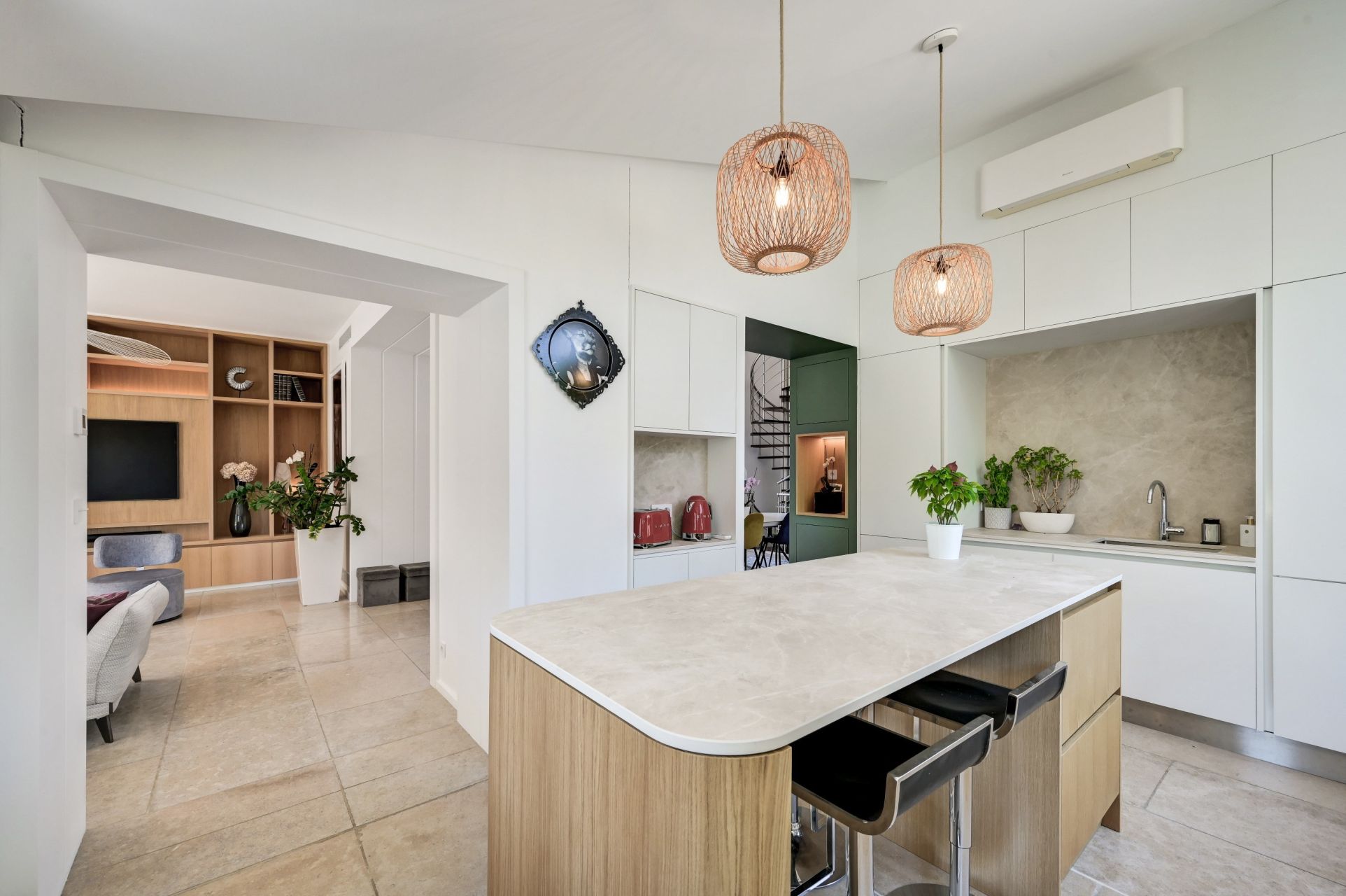 luxury house 6 Rooms for sale on AIX EN PROVENCE (13100)