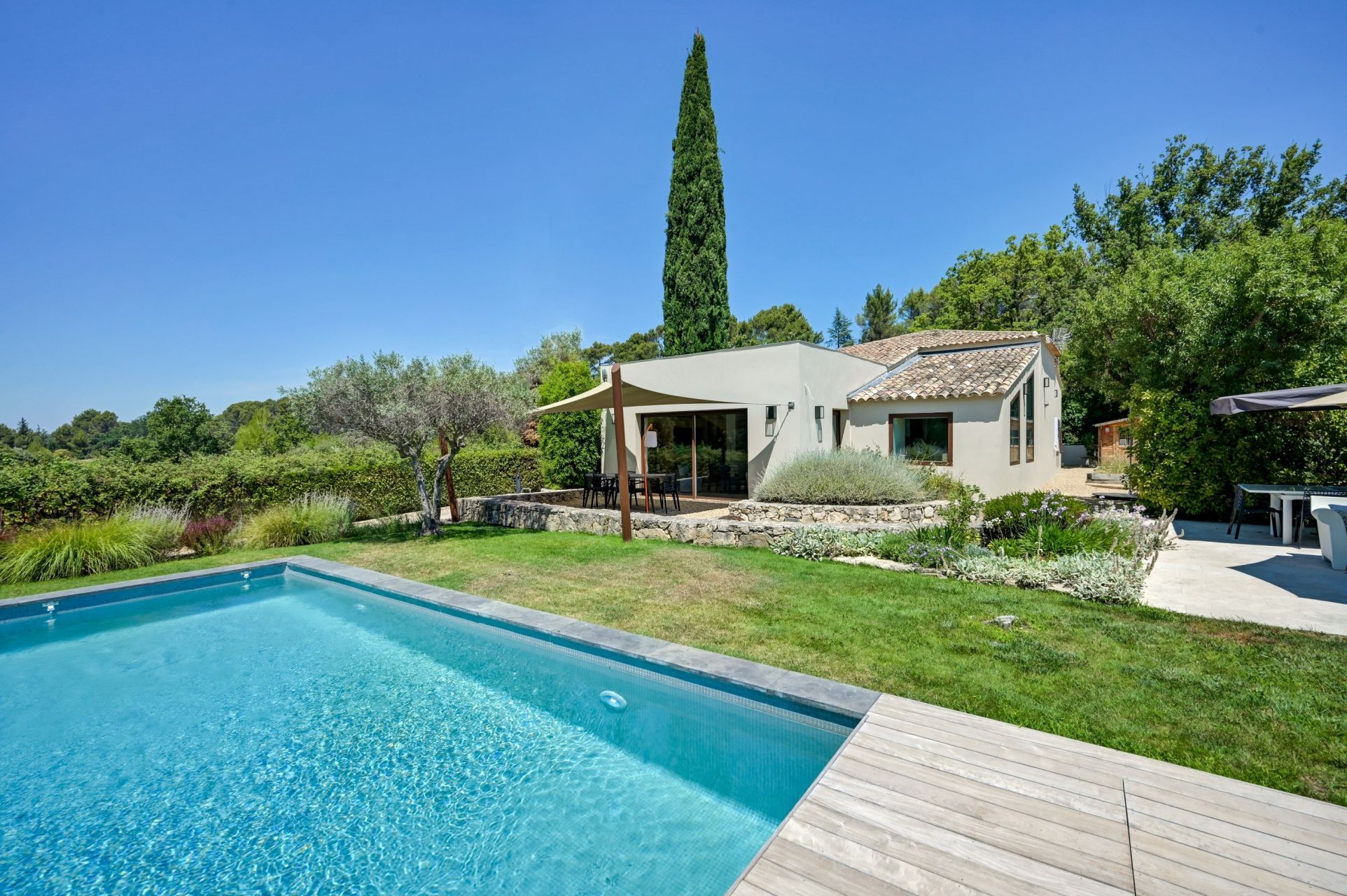 luxury house 6 Rooms for sale on AIX EN PROVENCE (13100)