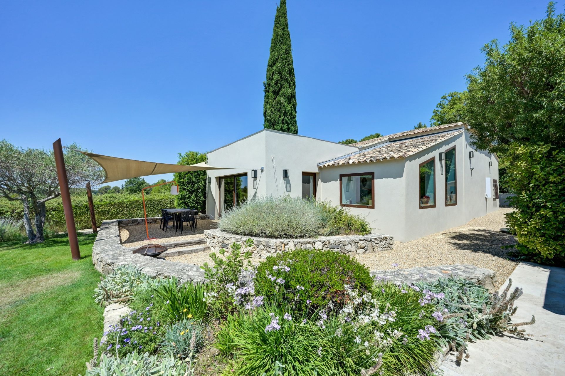 luxury house 6 Rooms for sale on AIX EN PROVENCE (13100)