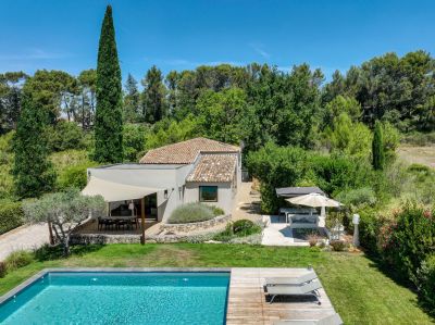 Sale Luxury house Aix-en-Provence 6&nbsp;Rooms 210&nbsp;m²