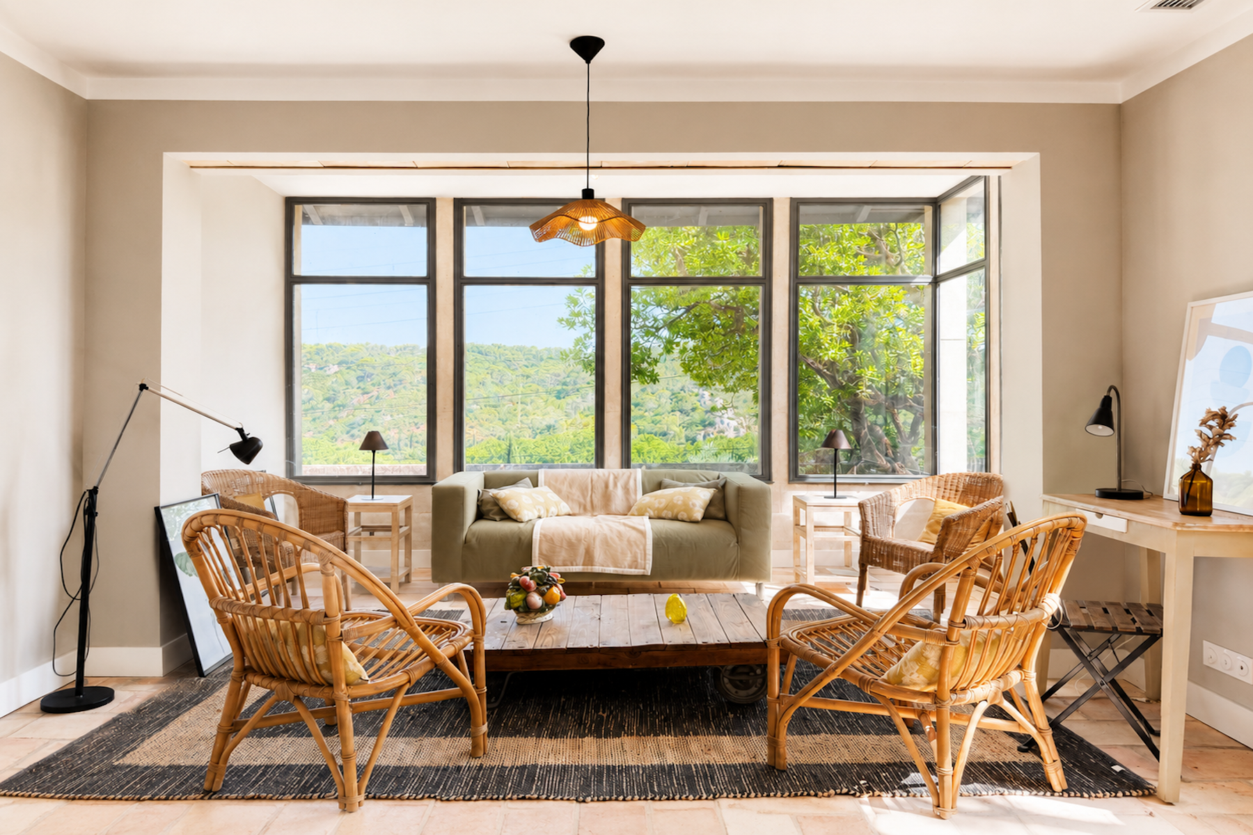 luxury house 5 Rooms for sale on UZES (30700)