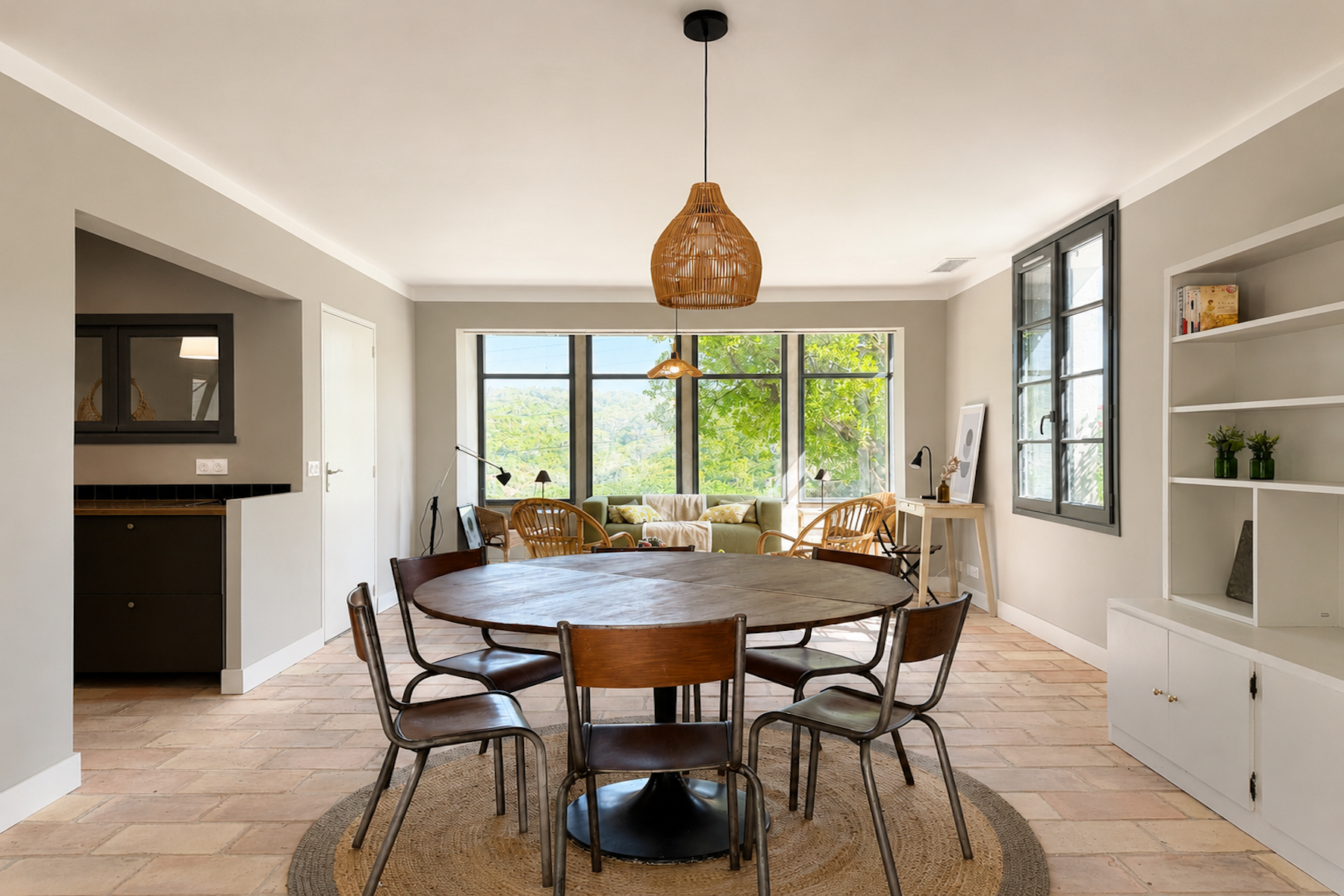 luxury house 5 Rooms for sale on UZES (30700)