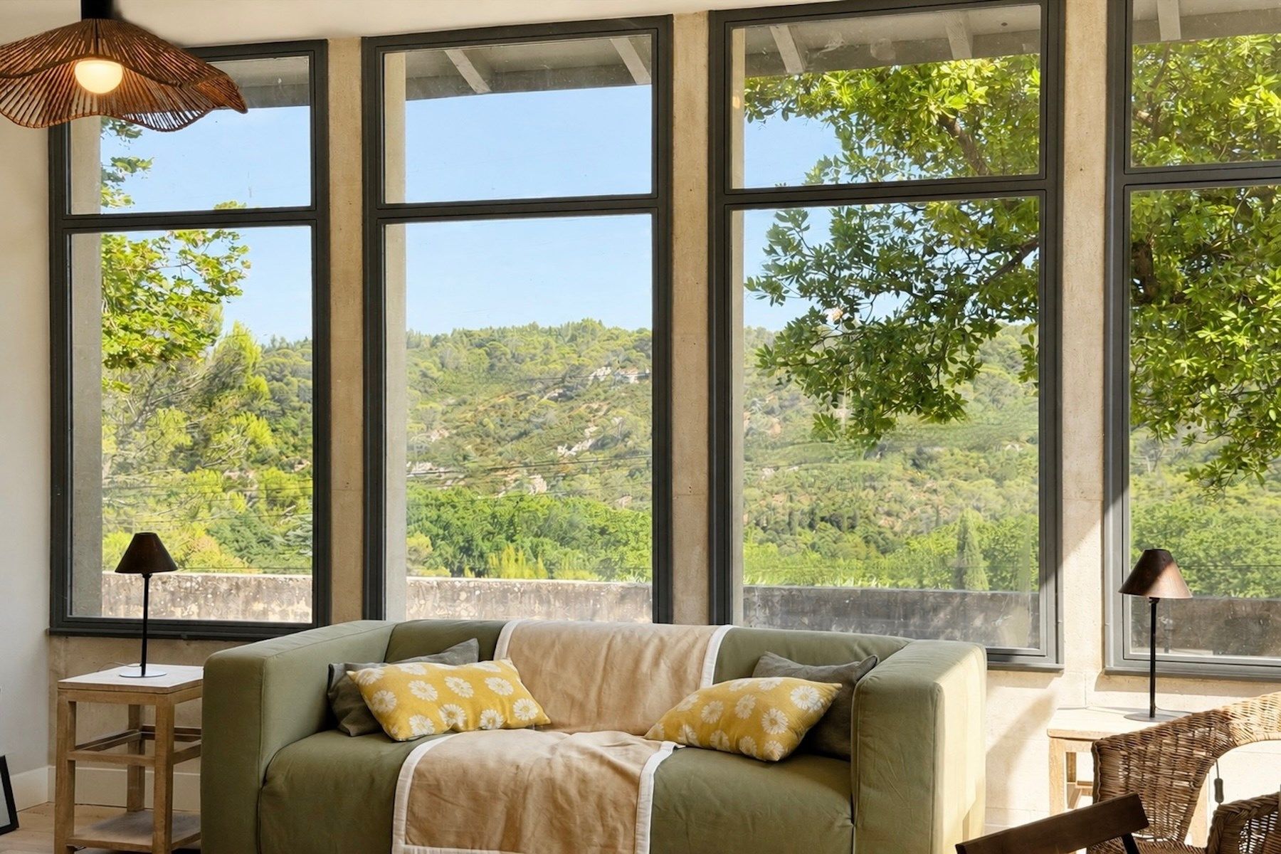 luxury house 5 Rooms for sale on UZES (30700)