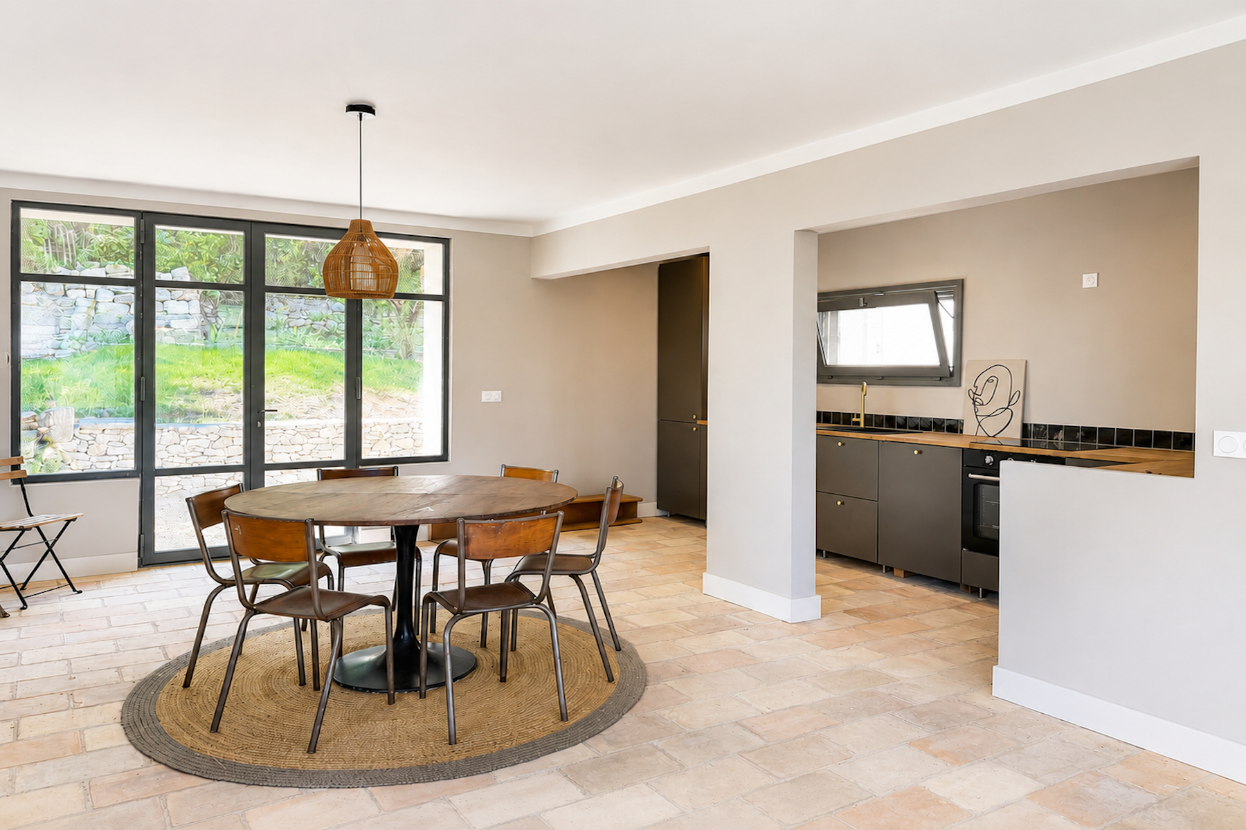 luxury house 5 Rooms for sale on UZES (30700)