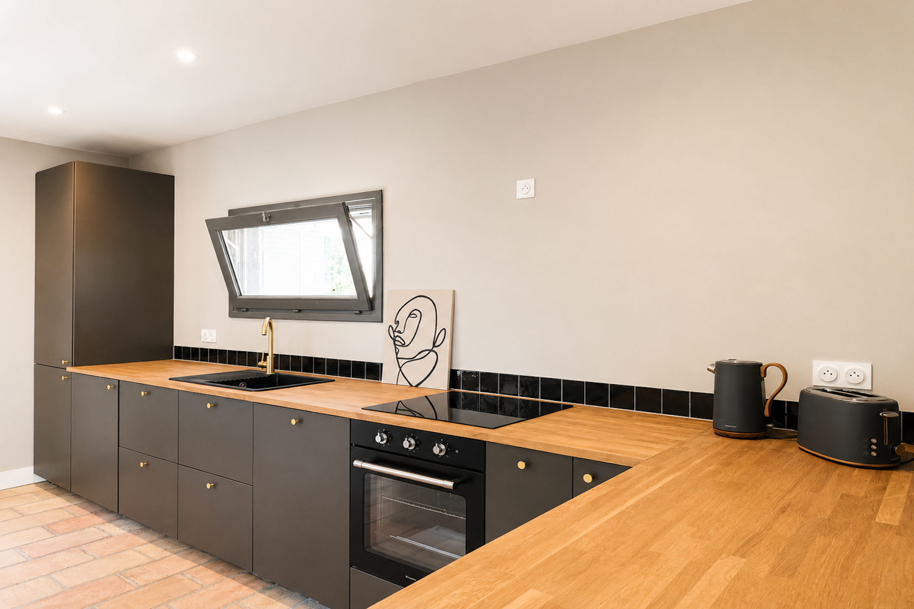 luxury house 5 Rooms for sale on UZES (30700)