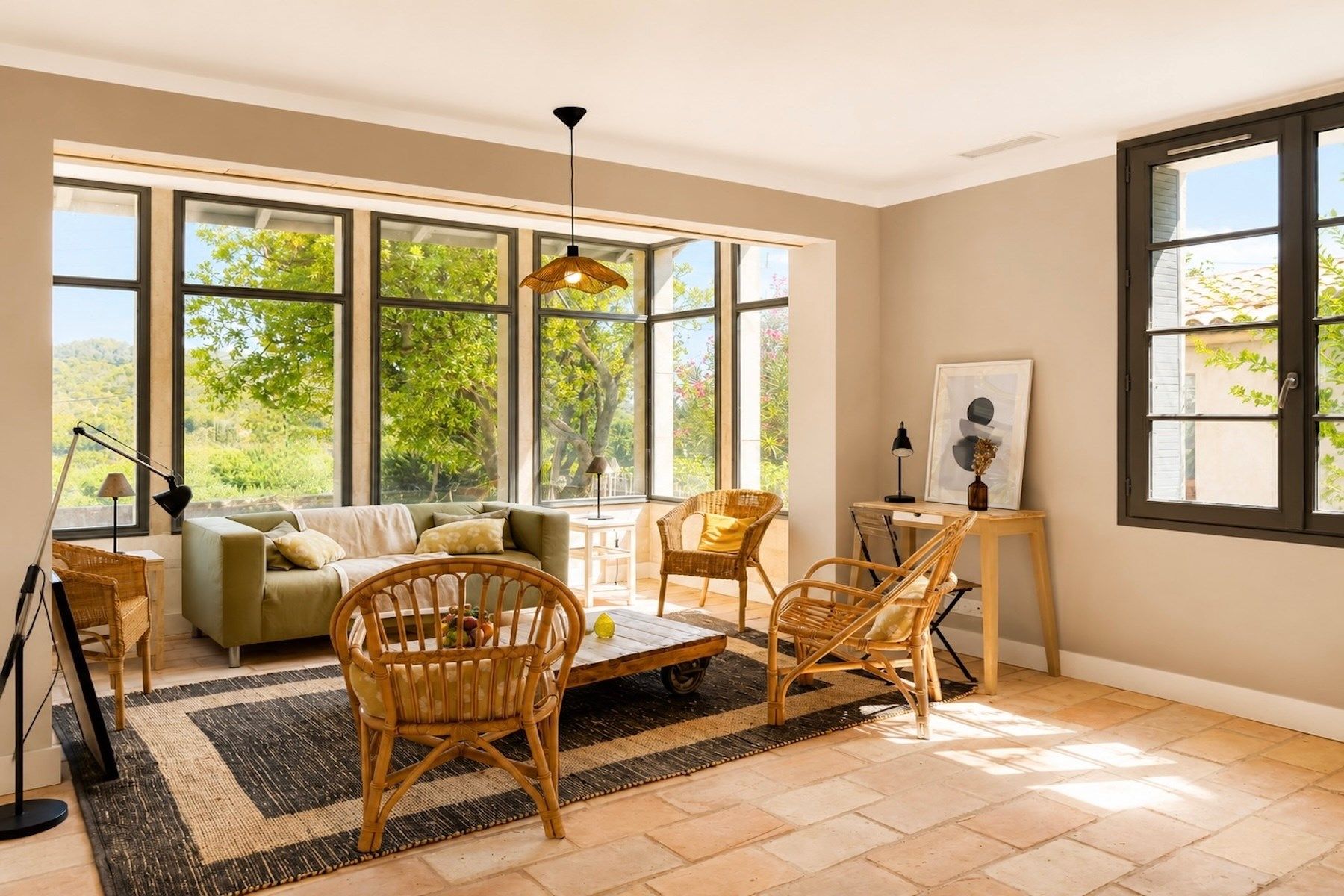 luxury house 5 Rooms for sale on UZES (30700)