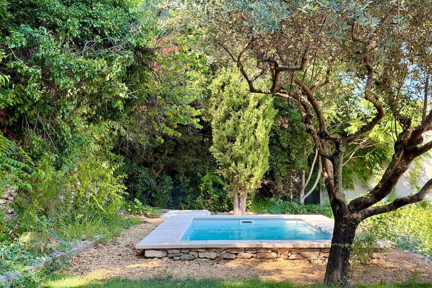 luxury house 5 Rooms for sale on UZES (30700)
