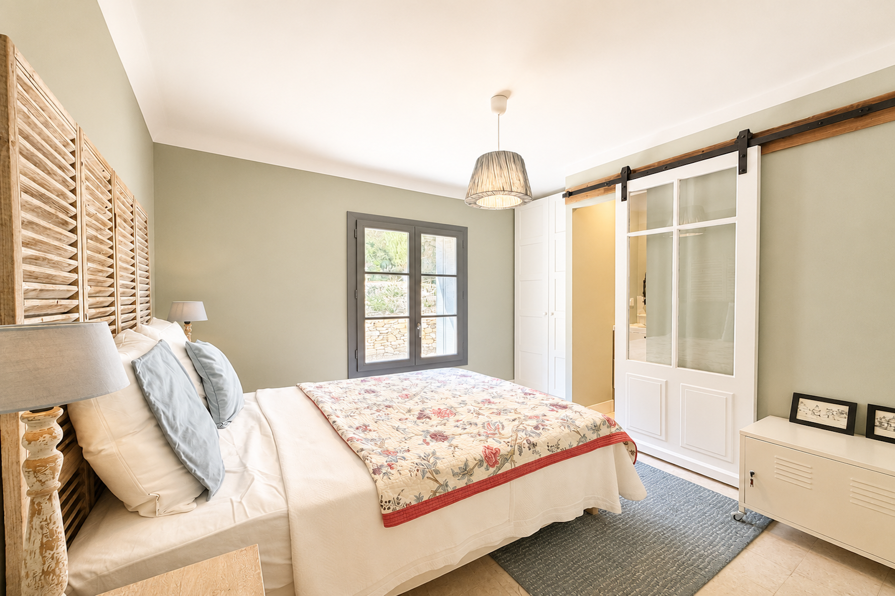 luxury house 5 Rooms for sale on UZES (30700)