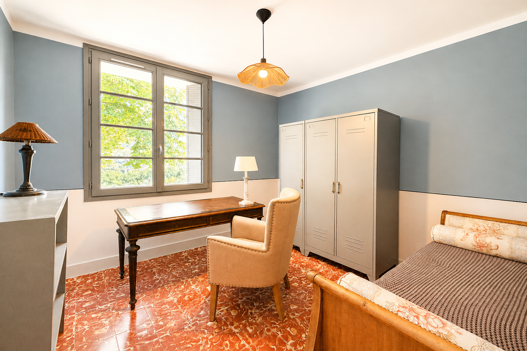 luxury house 5 Rooms for sale on UZES (30700)