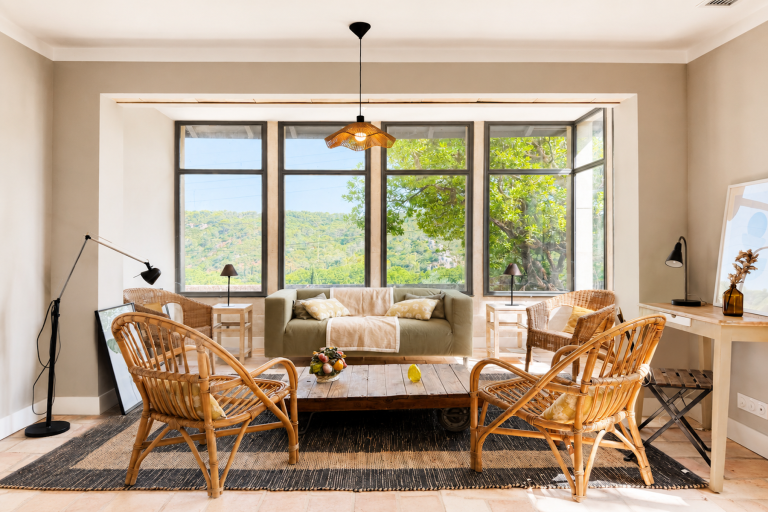 luxury house 5 Rooms for sale on UZES (30700)