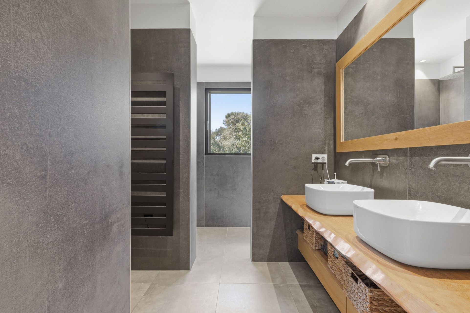 luxury house 5 Rooms for sale on AIX EN PROVENCE (13100)