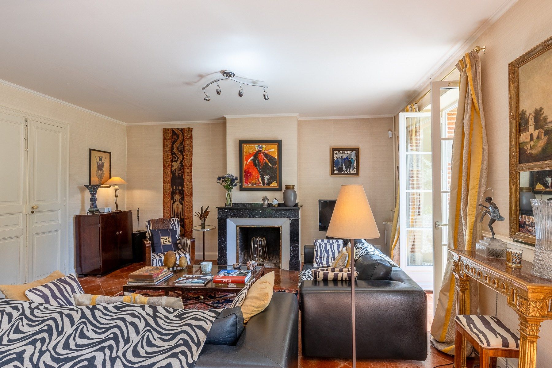 luxury house 10 Rooms for sale on LAVAUR (81500)