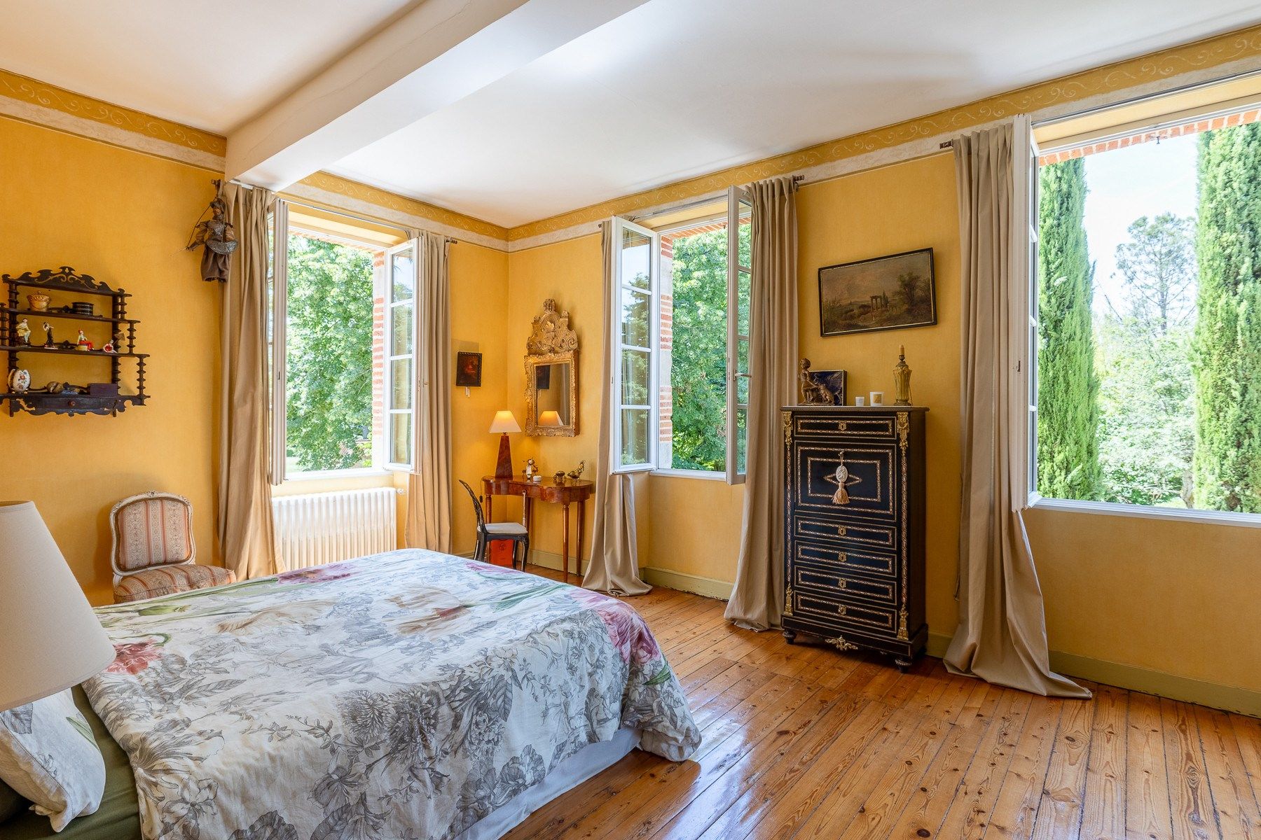 luxury house 10 Rooms for sale on LAVAUR (81500)