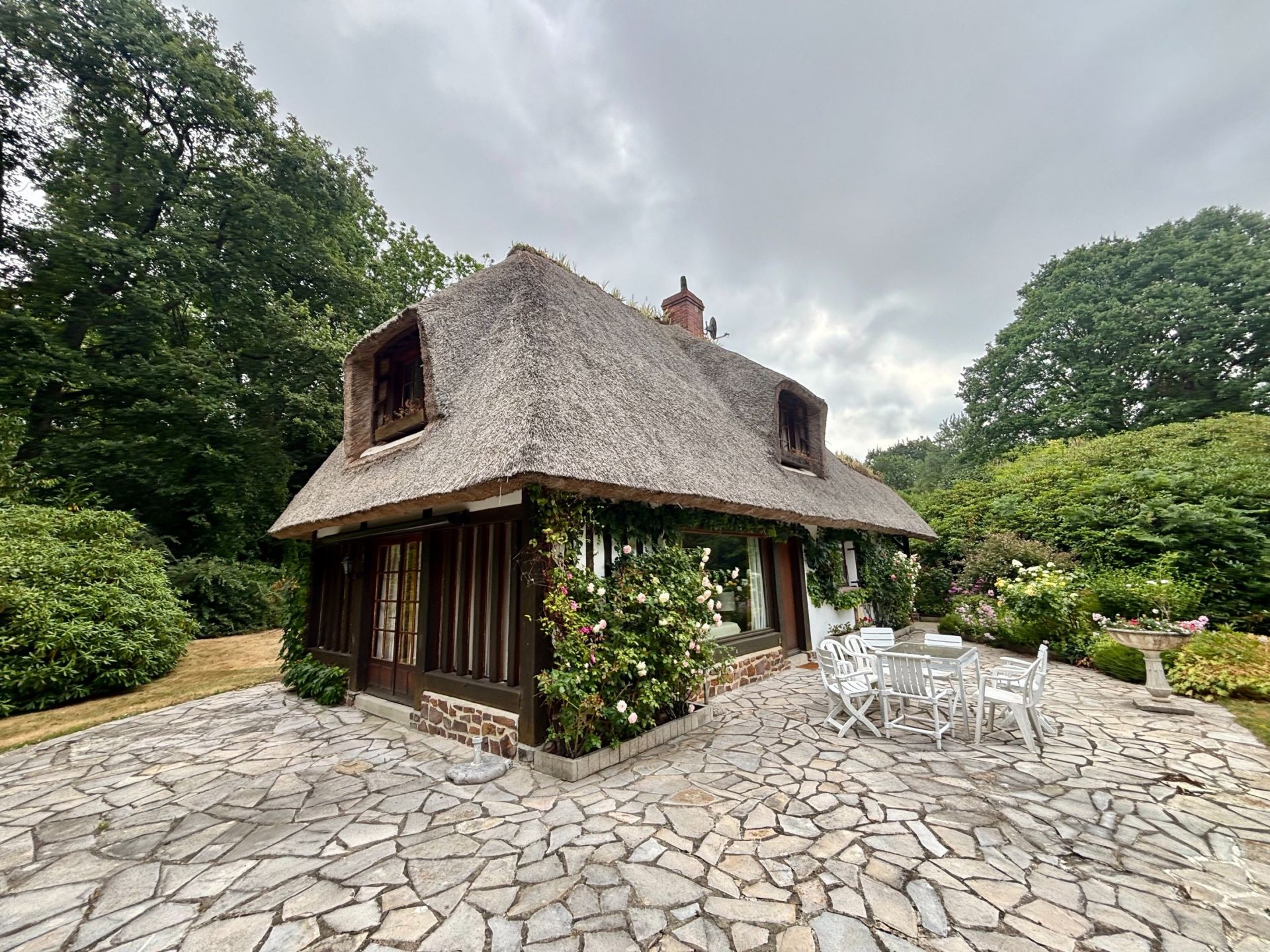 luxury house 5 Rooms for sale on ST GATIEN DES BOIS (14130)