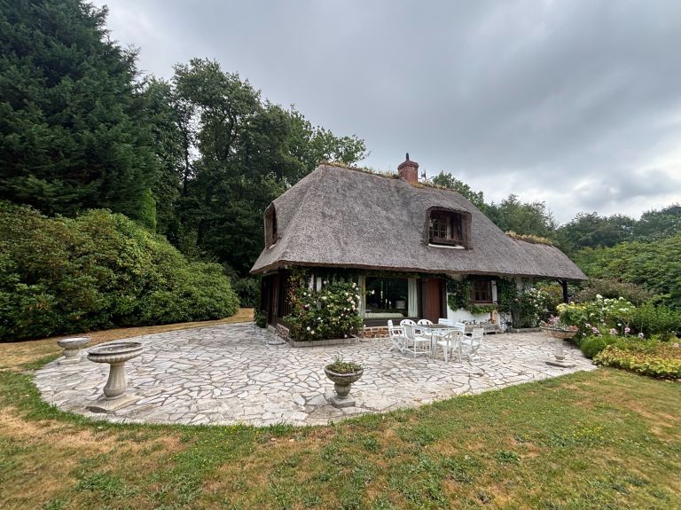 luxury house 5 Rooms for sale on ST GATIEN DES BOIS (14130)