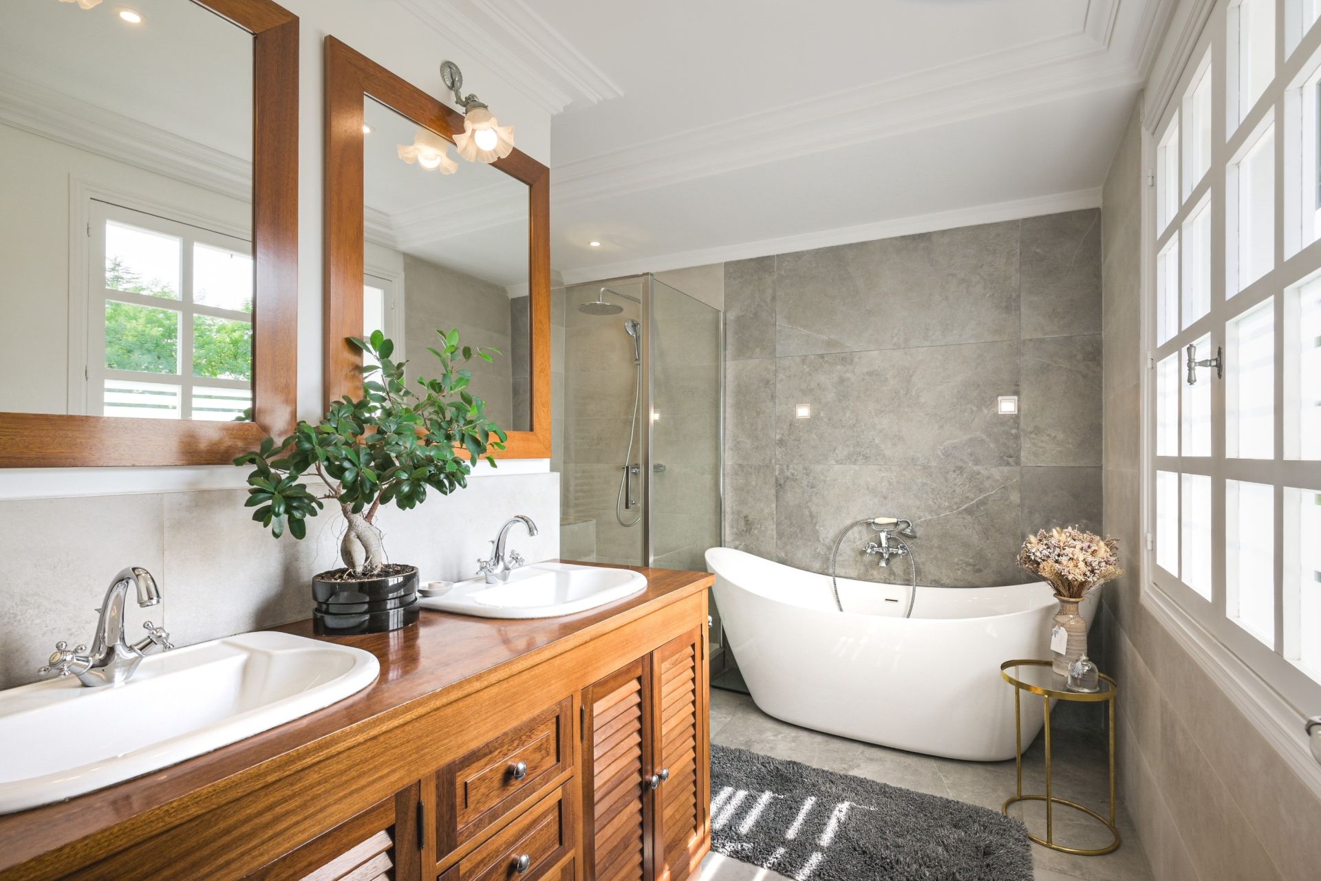luxury house 7 Rooms for sale on HENDAYE (64700)