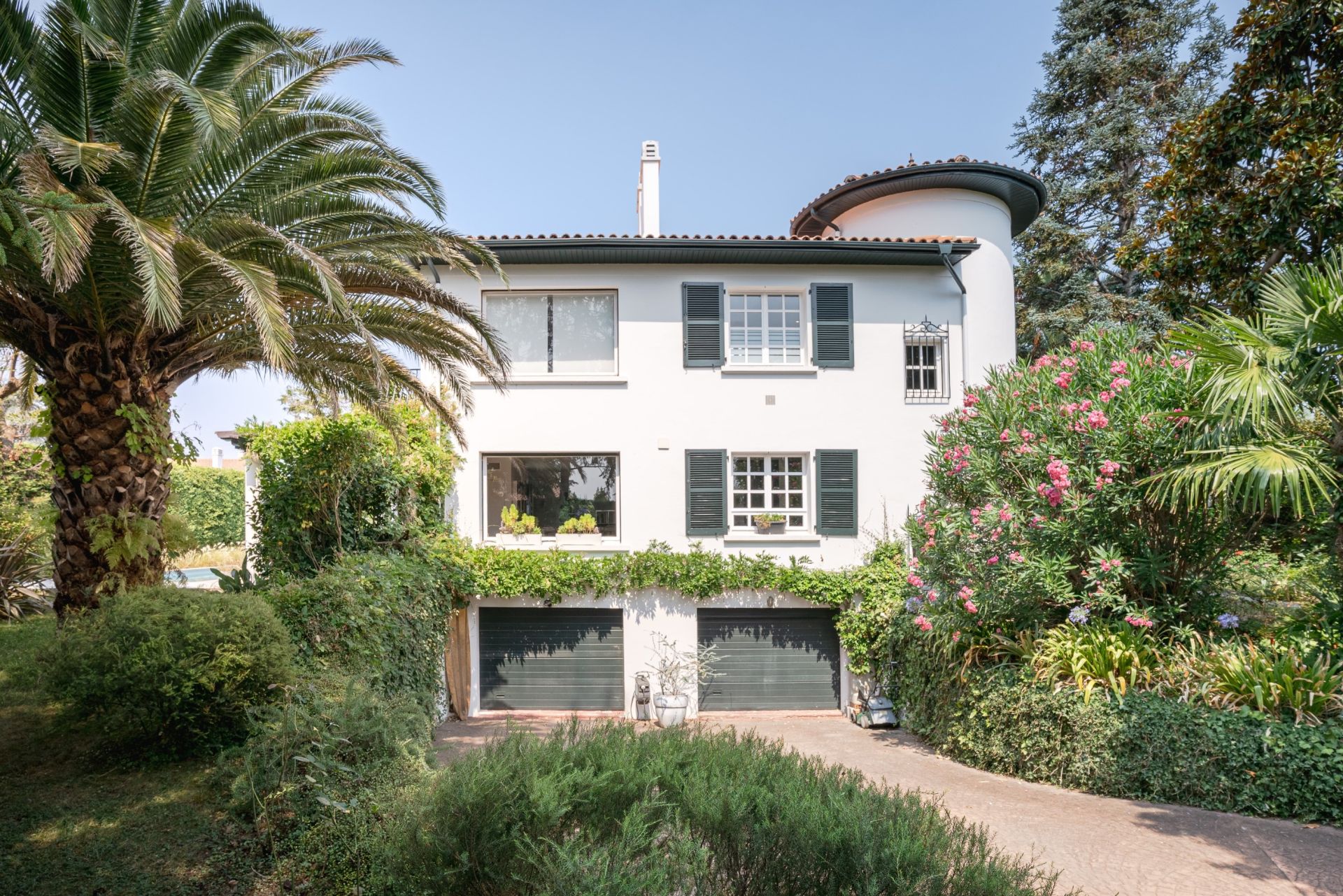 luxury house 7 Rooms for sale on HENDAYE (64700)