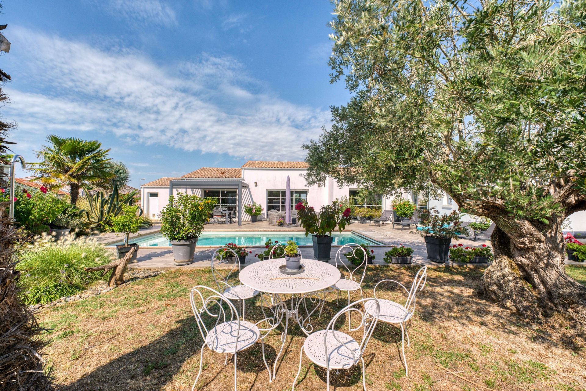 luxury house 5 Rooms for sale on LE GRAND VILLAGE PLAGE (17370)