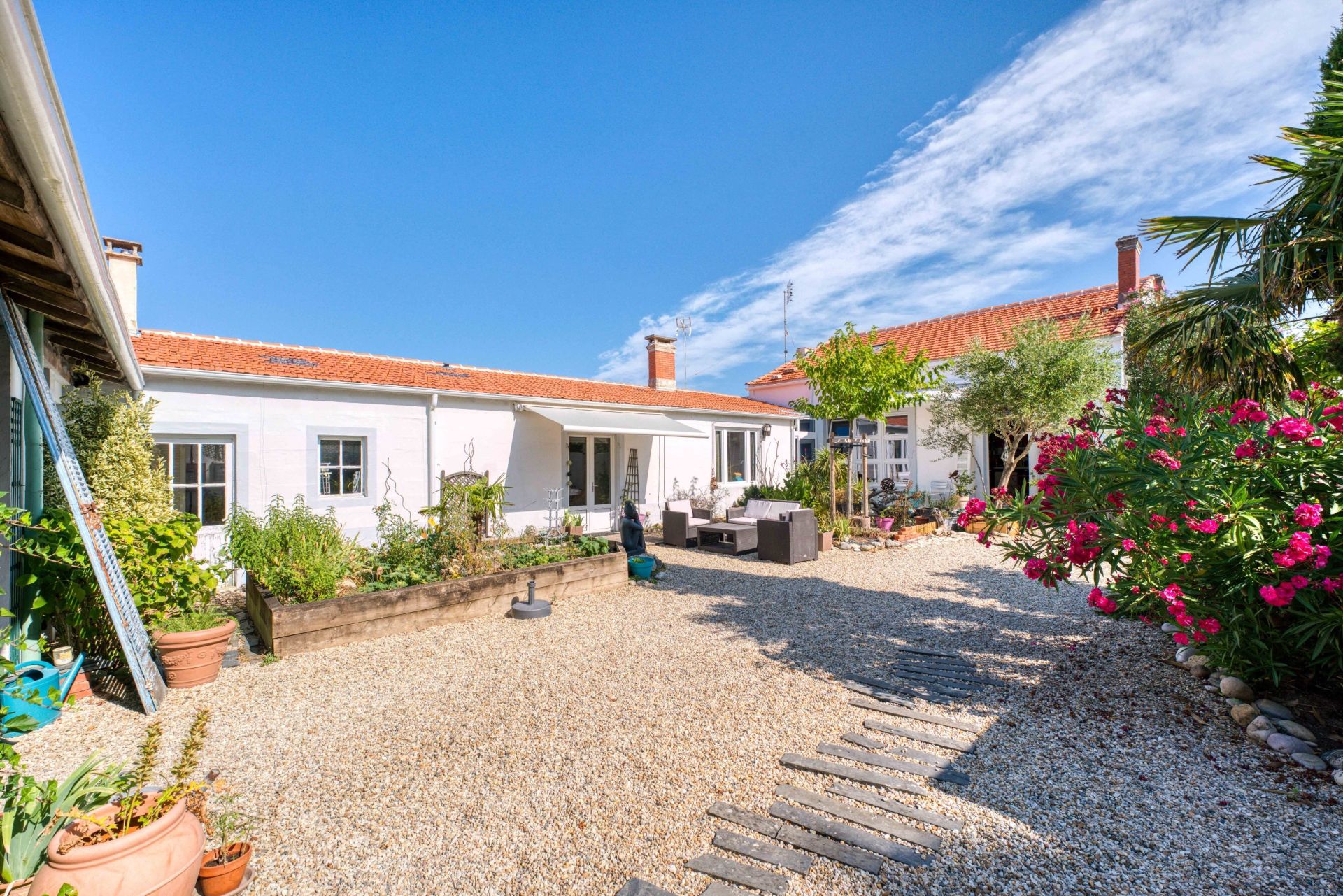 luxury house 7 Rooms for sale on BOURCEFRANC LE CHAPUS (17560)