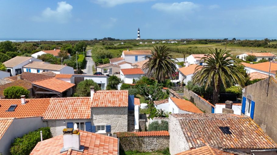 luxury house 4 Rooms for sale on ST DENIS D OLERON (17650)