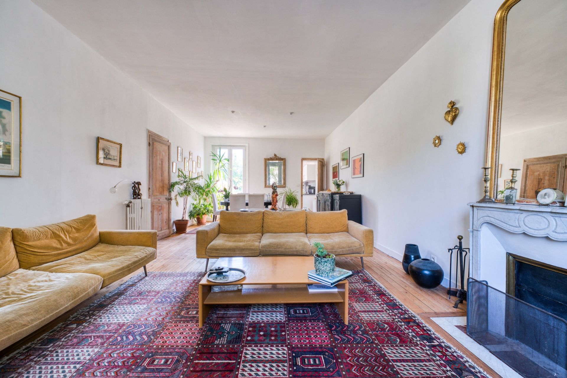 luxury house 8 Rooms for sale on LA ROCHELLE (17000)