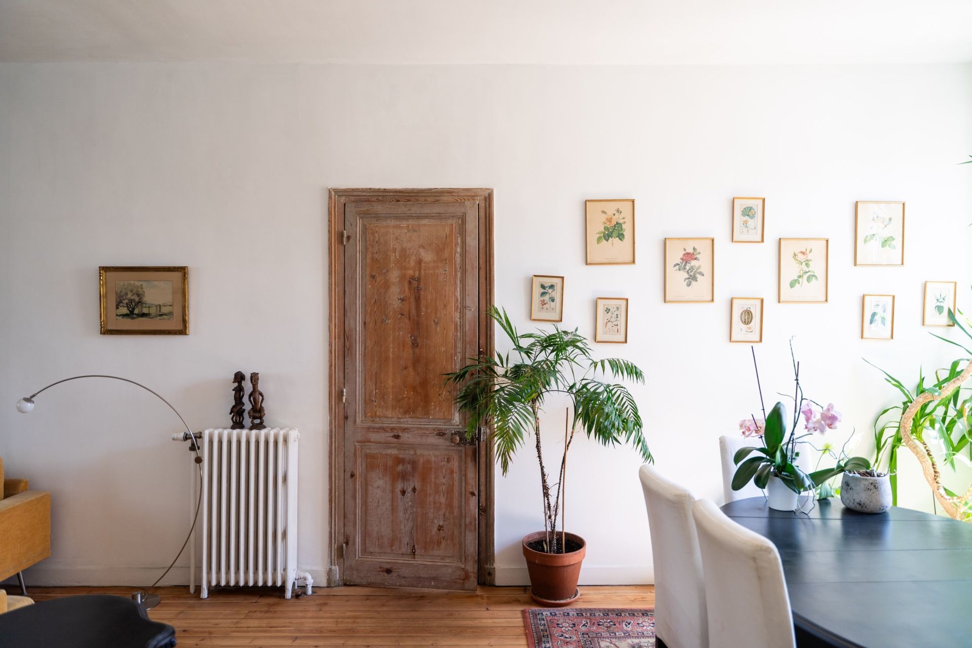 luxury house 8 Rooms for sale on LA ROCHELLE (17000)
