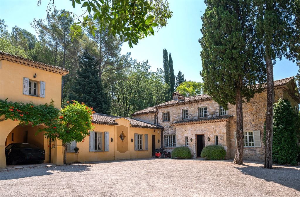 bastide 12 Pièces en vente sur CHATEAUNEUF GRASSE (06740)