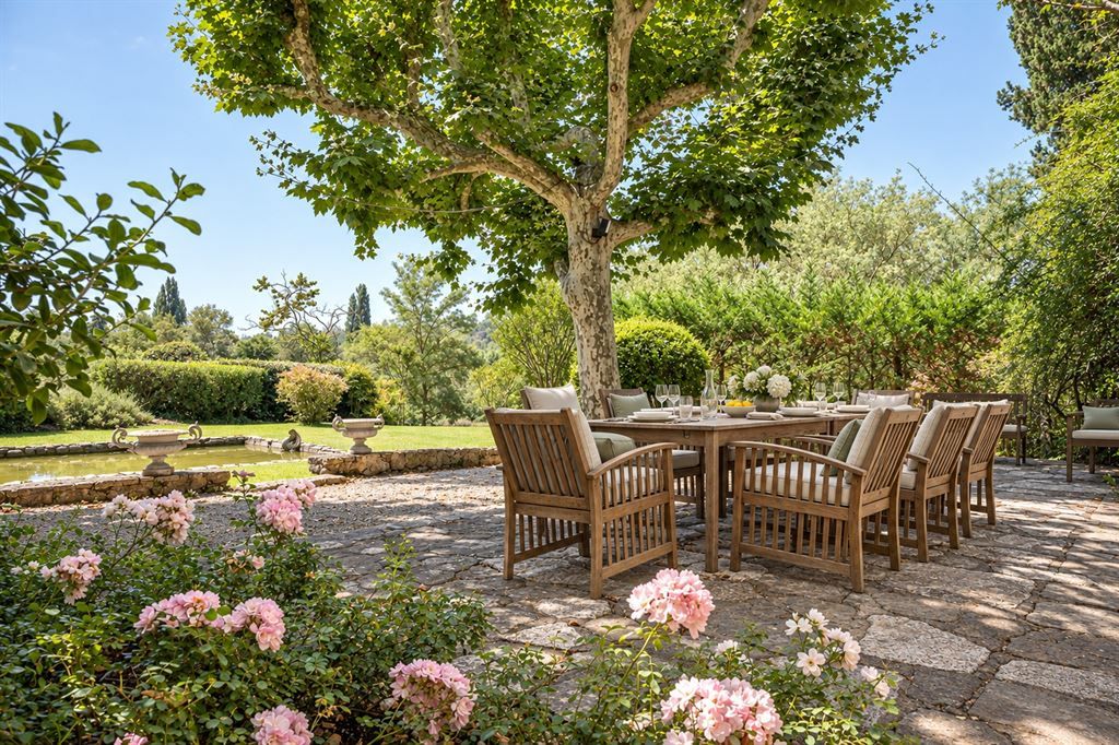 bastide 12 Pièces en vente sur CHATEAUNEUF GRASSE (06740)
