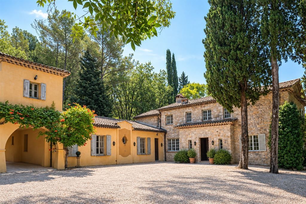 bastide 12 Pièces en vente sur CHATEAUNEUF GRASSE (06740)