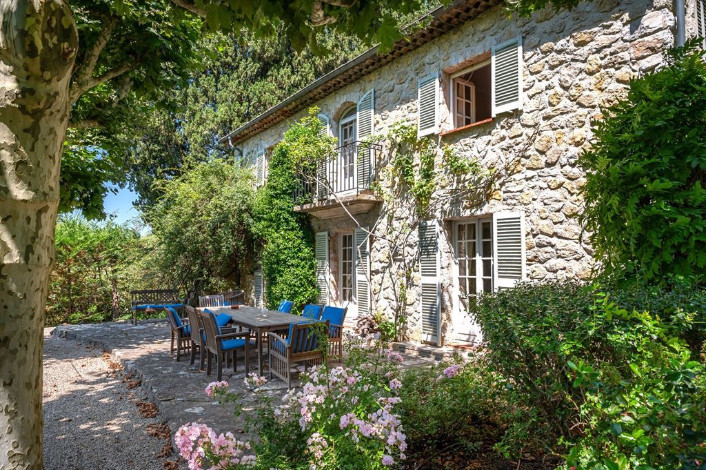bastide 12 Pièces en vente sur CHATEAUNEUF GRASSE (06740)