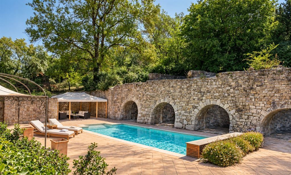 bastide 12 Pièces en vente sur CHATEAUNEUF GRASSE (06740)