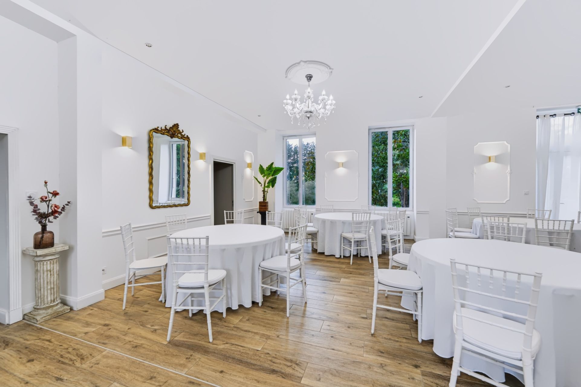 luxury house 17 Rooms for sale on ST HIPPOLYTE (17430)