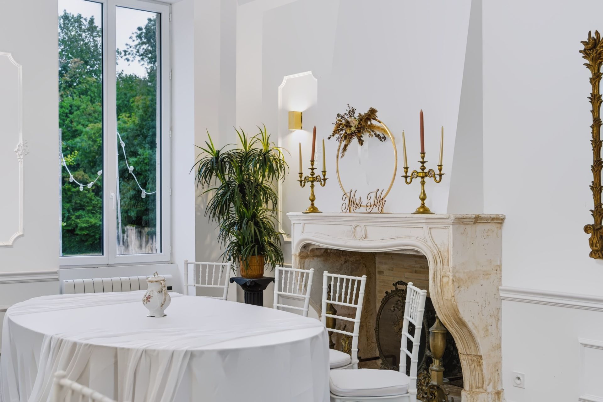 luxury house 17 Rooms for sale on ST HIPPOLYTE (17430)