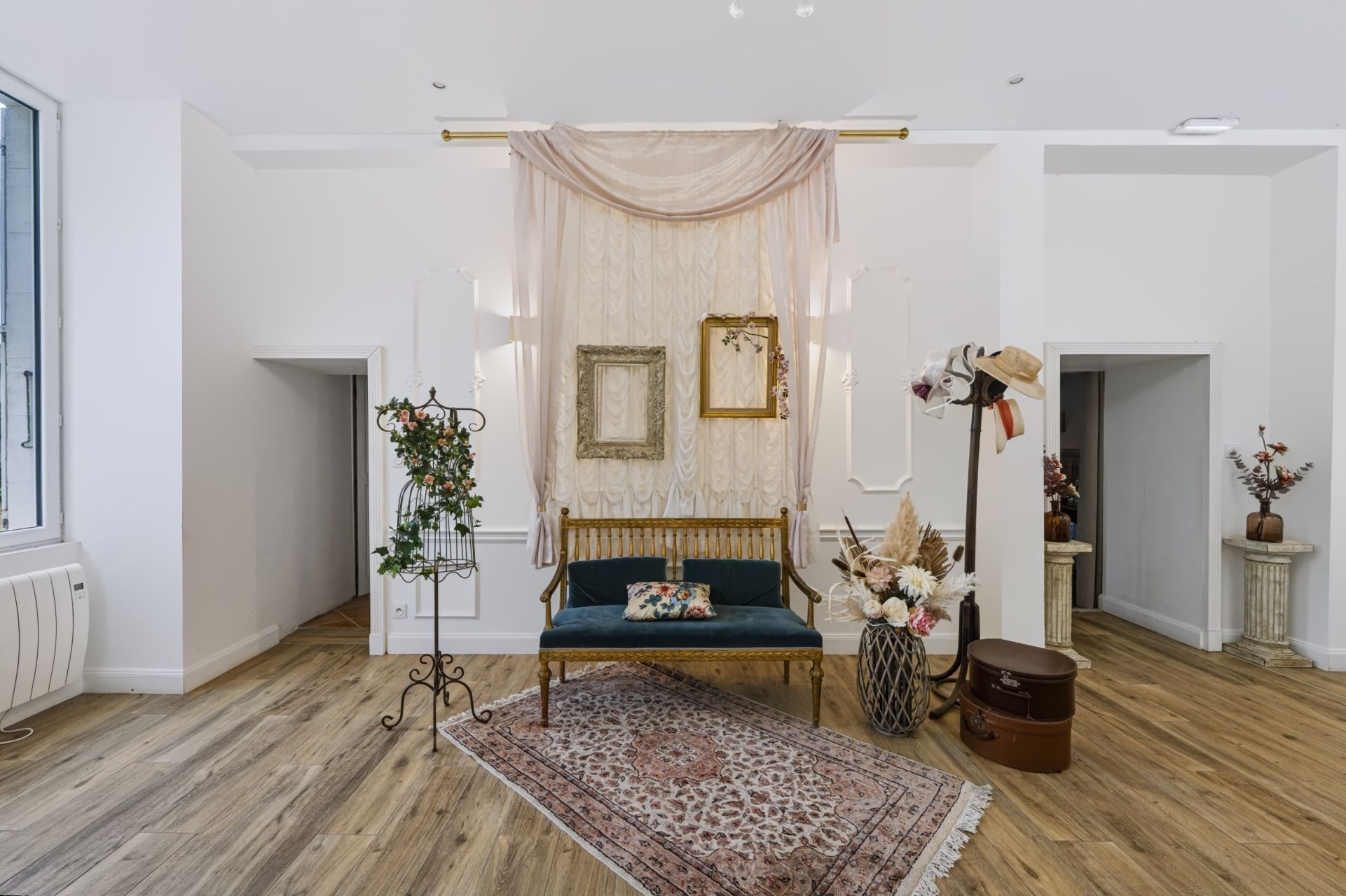 luxury house 17 Rooms for sale on ST HIPPOLYTE (17430)