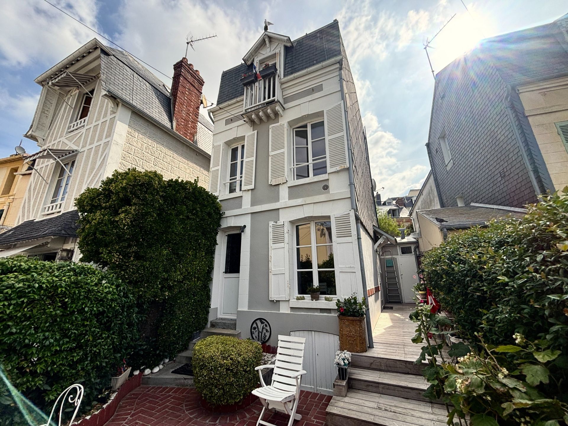luxury house 4 Rooms for sale on TROUVILLE SUR MER (14360)