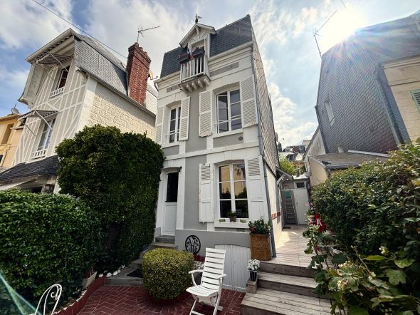 Sale Luxury house Trouville-sur-Mer 4&nbsp;Rooms 60&nbsp;m²