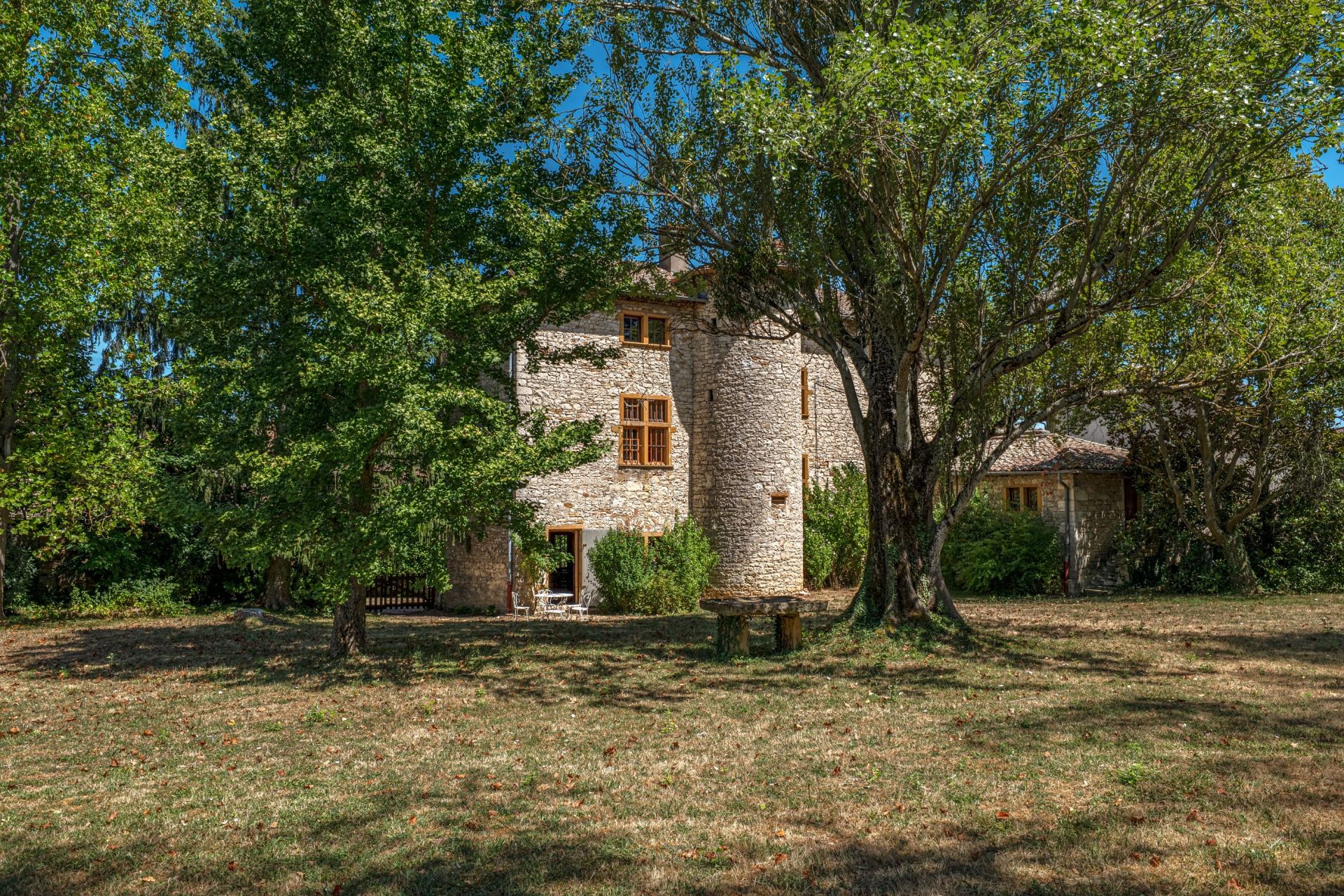 manor house 5 Rooms for sale on MORANCE (69480)
