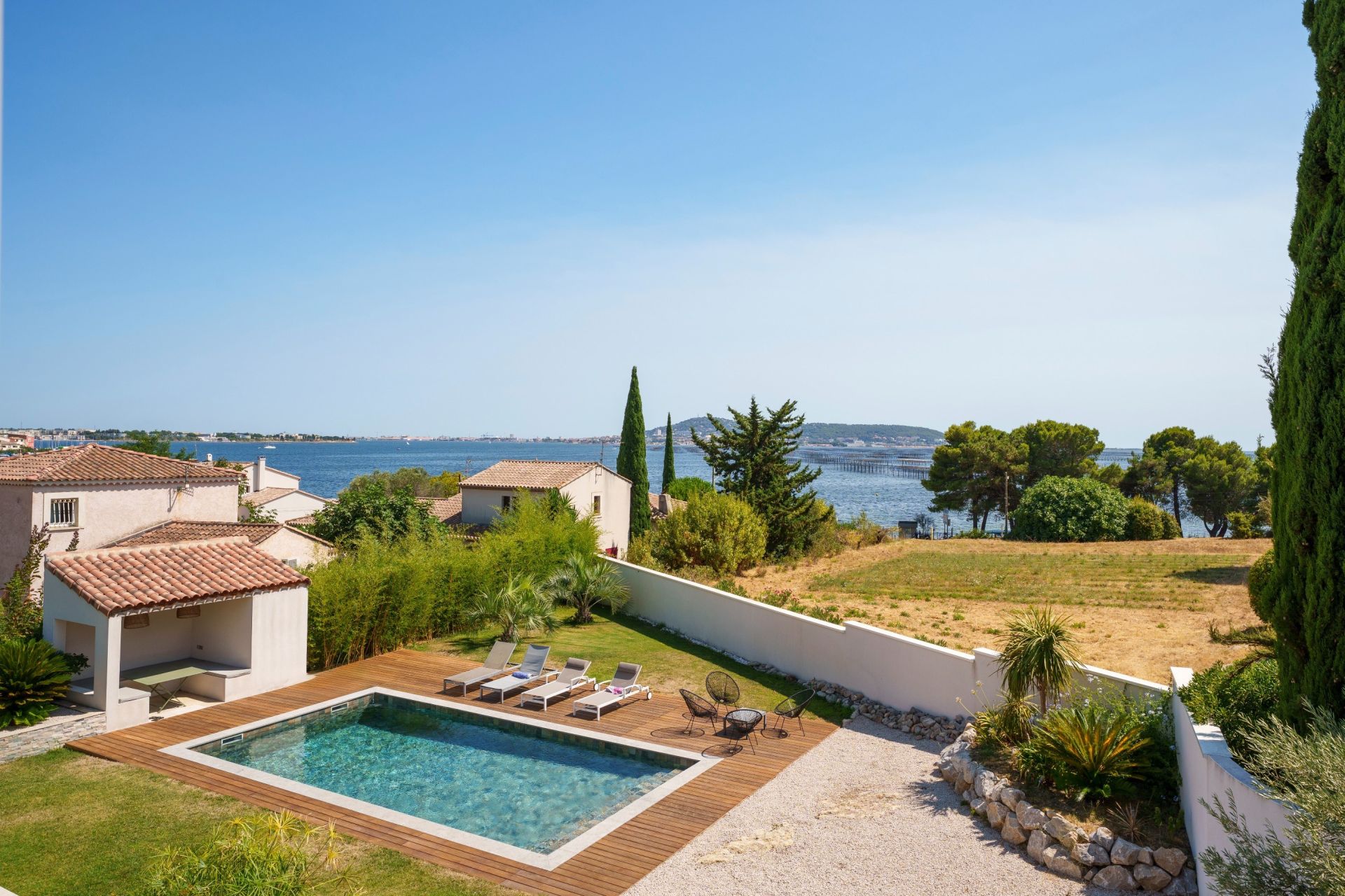 luxury villa 5 Rooms for sale on BOUZIGUES (34140)