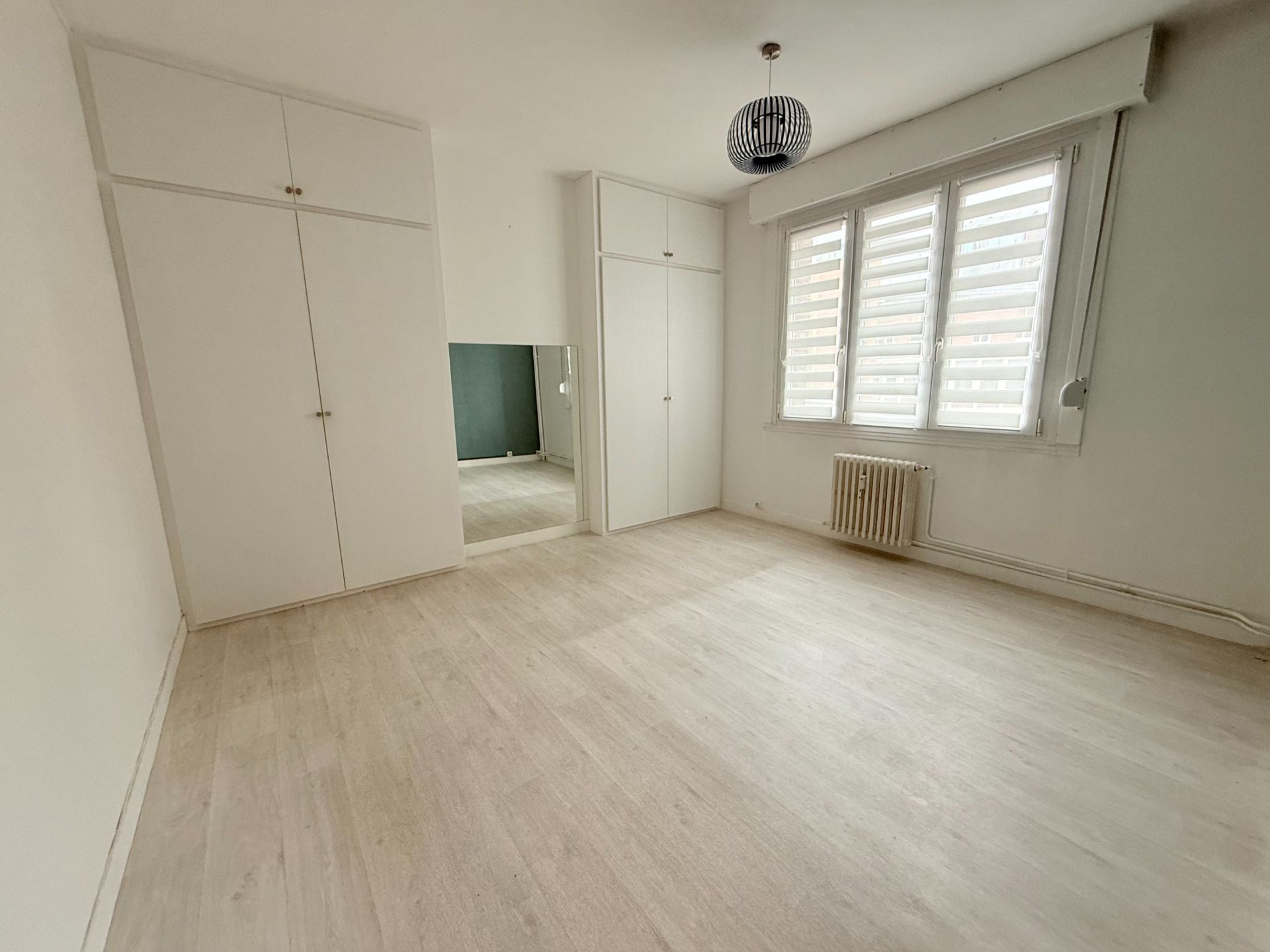 luxury apartment 4 Rooms for rent on LILLE (59800)