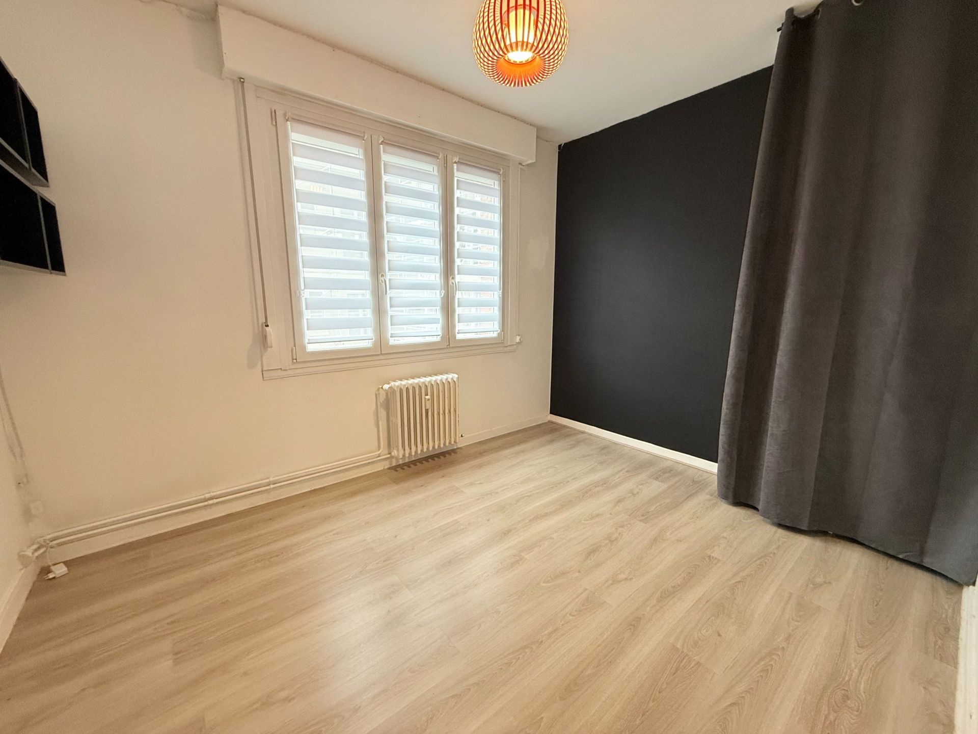luxury apartment 4 Rooms for rent on LILLE (59800)