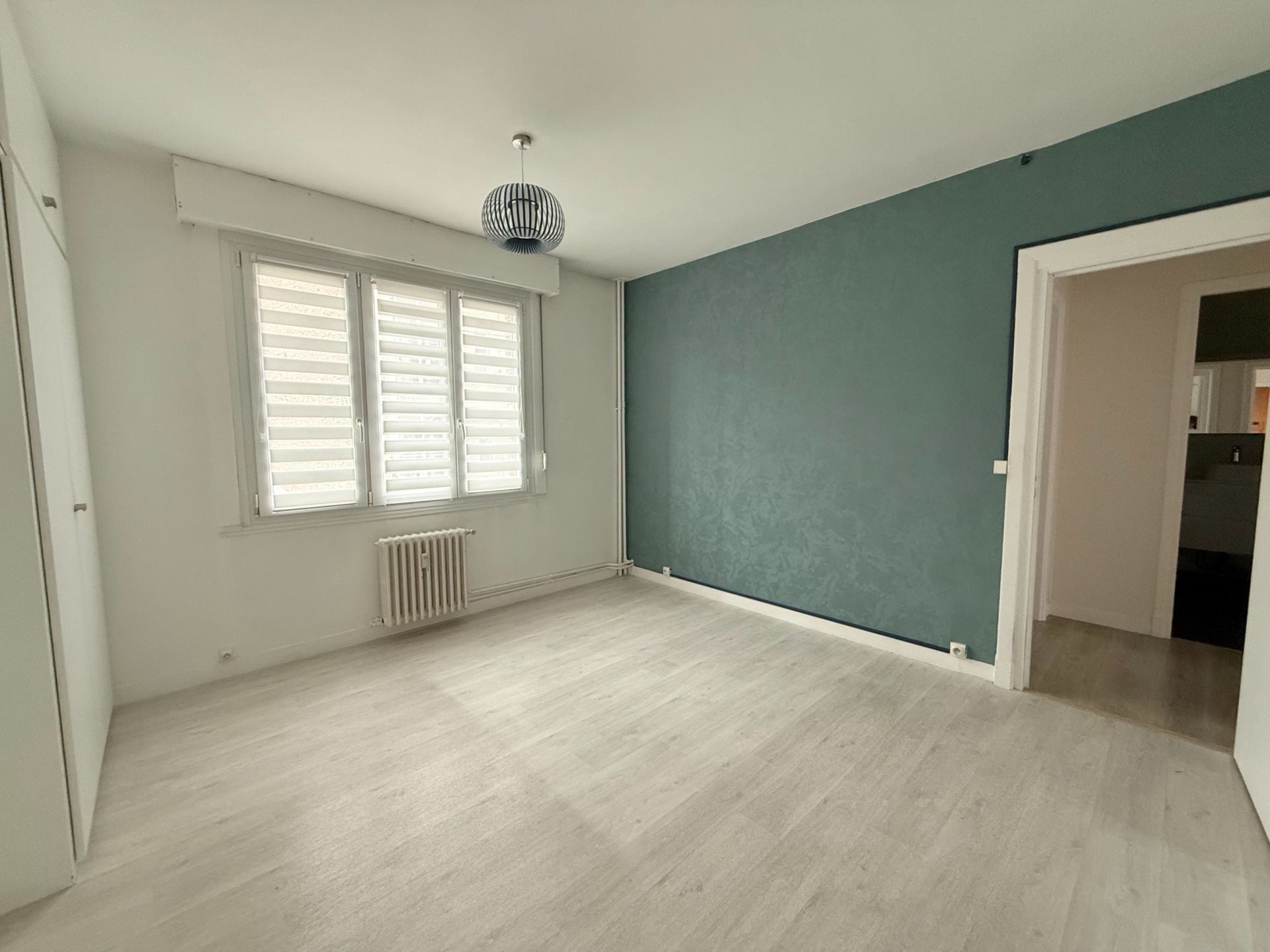 luxury apartment 4 Rooms for rent on LILLE (59800)