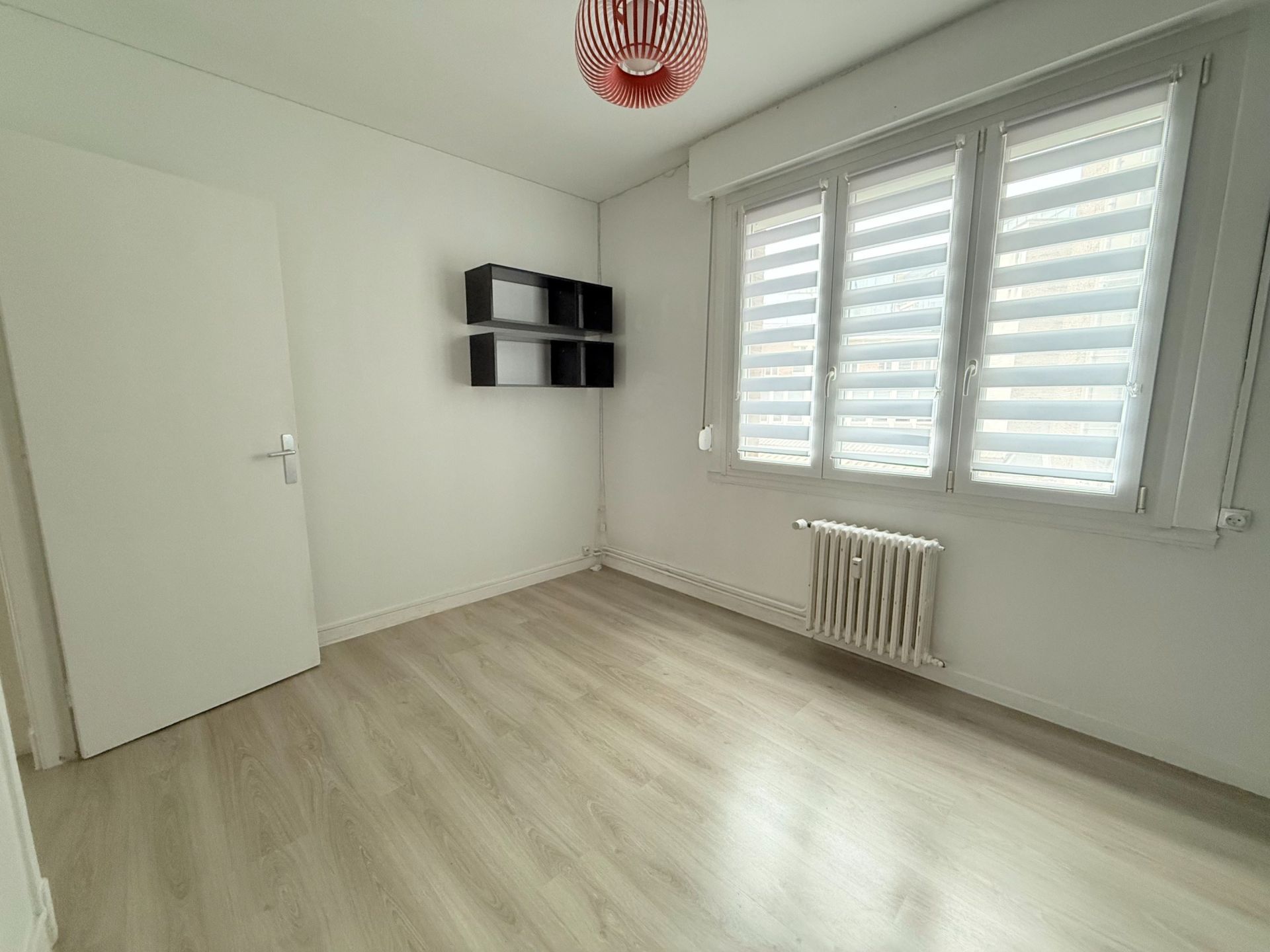 luxury apartment 4 Rooms for rent on LILLE (59800)