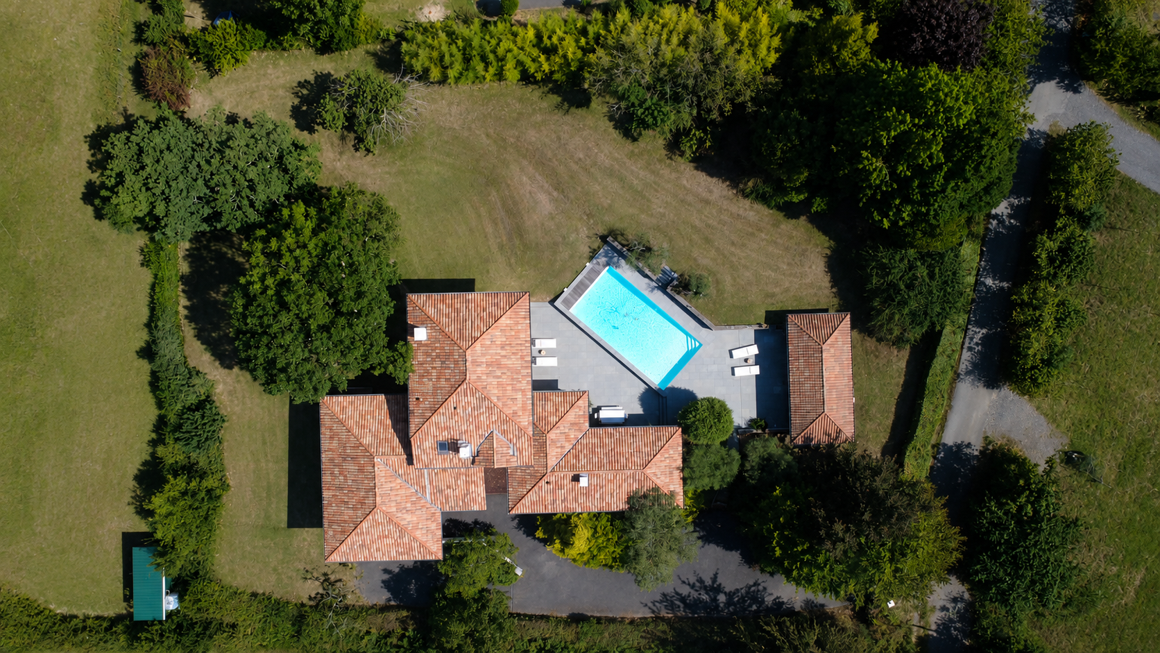 luxury house 6 Rooms for sale on URRUGNE (64122)
