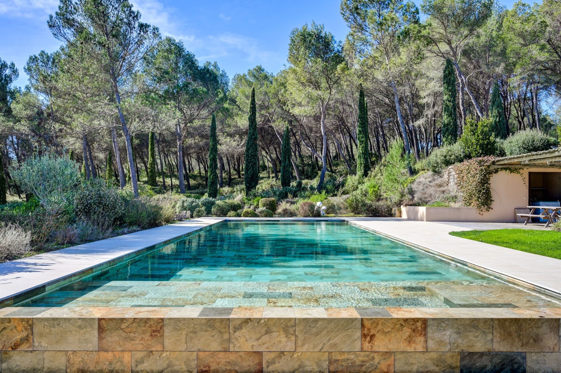 luxury house 10 Rooms for sale on AIX EN PROVENCE (13100)