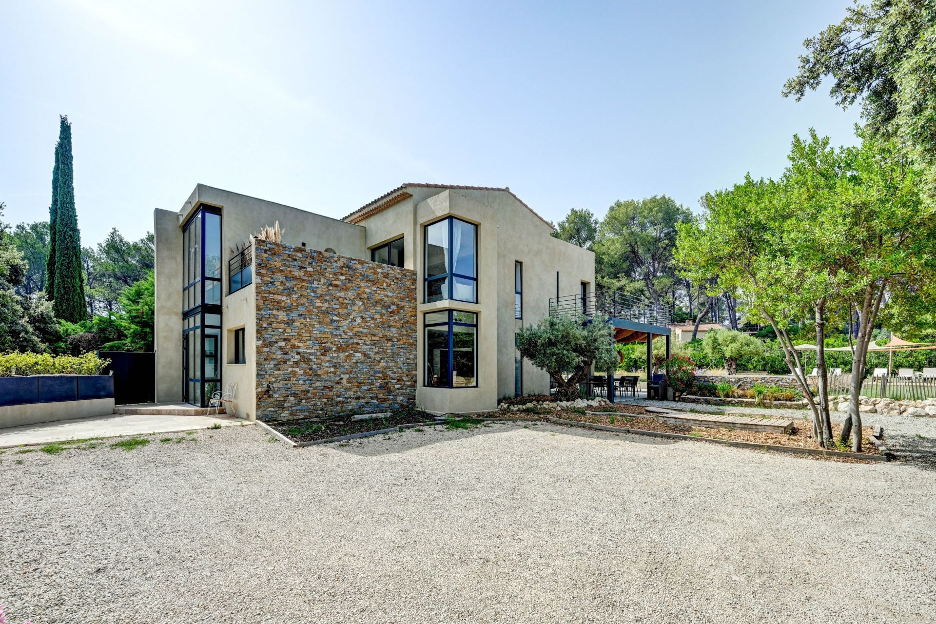 luxury house 7 Rooms for sale on AIX EN PROVENCE (13100)