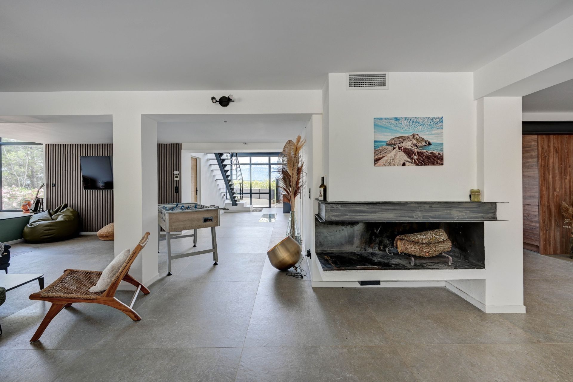 luxury house 7 Rooms for sale on AIX EN PROVENCE (13100)