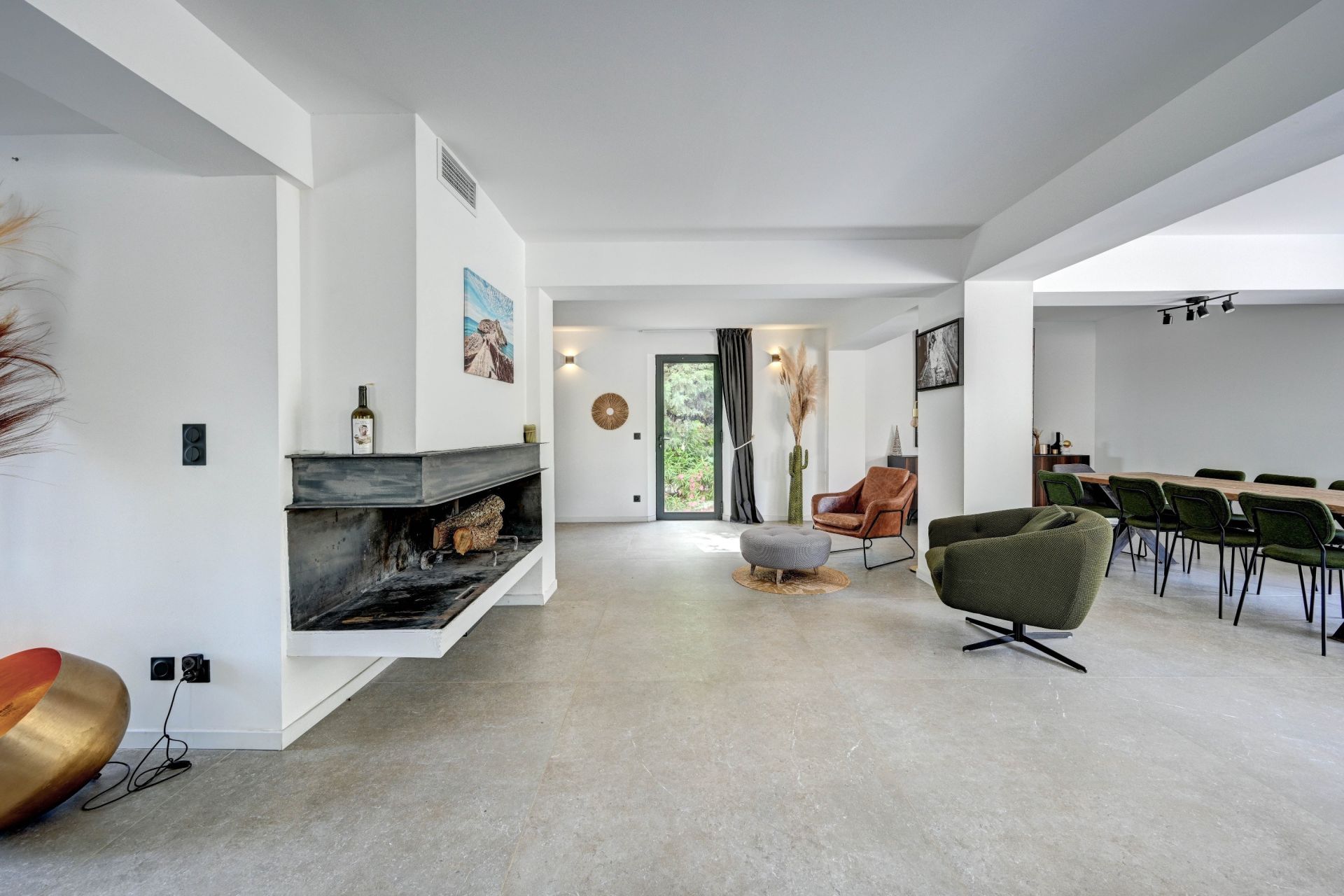 luxury house 7 Rooms for sale on AIX EN PROVENCE (13100)
